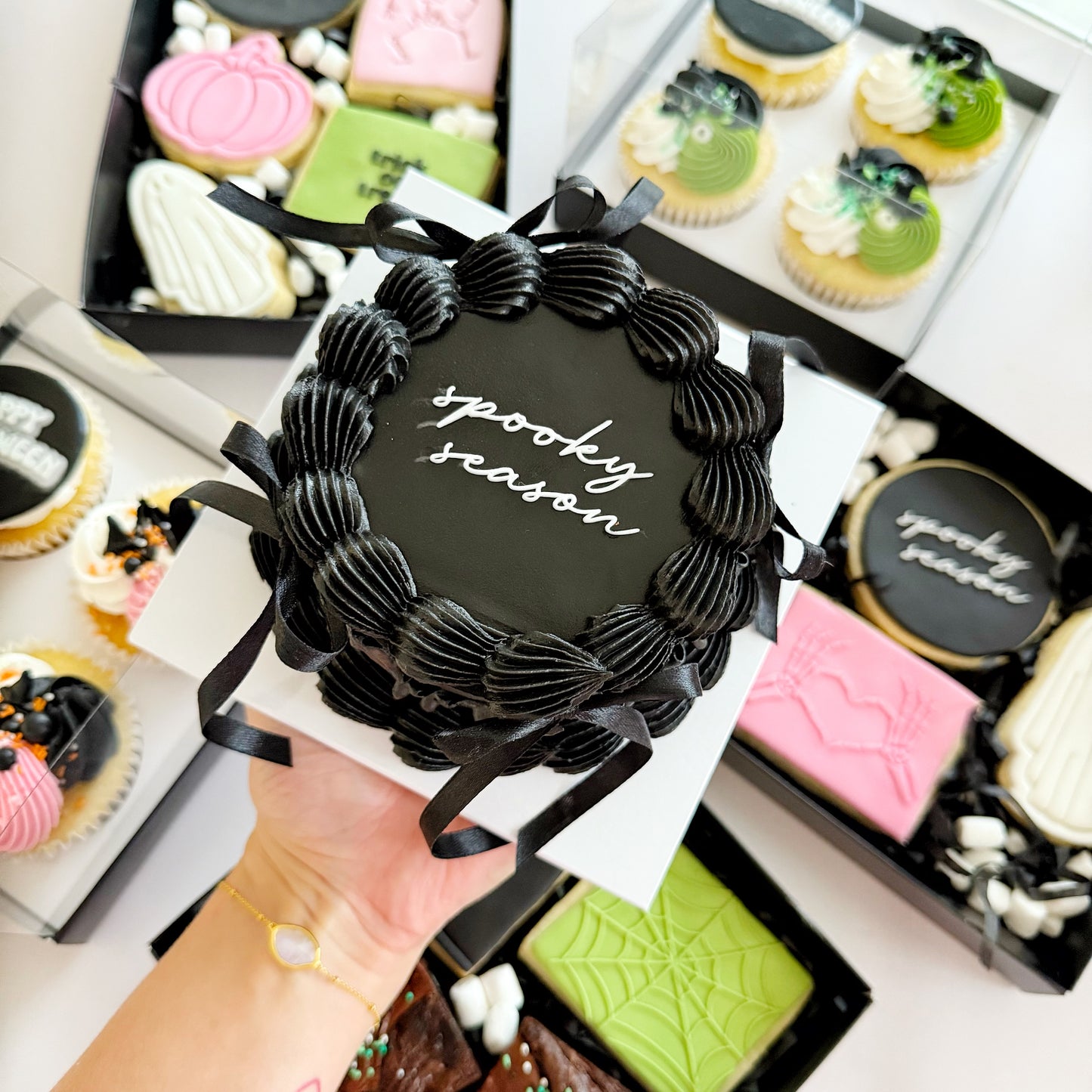 Vintage Bento Cake | Halloween at CAKE