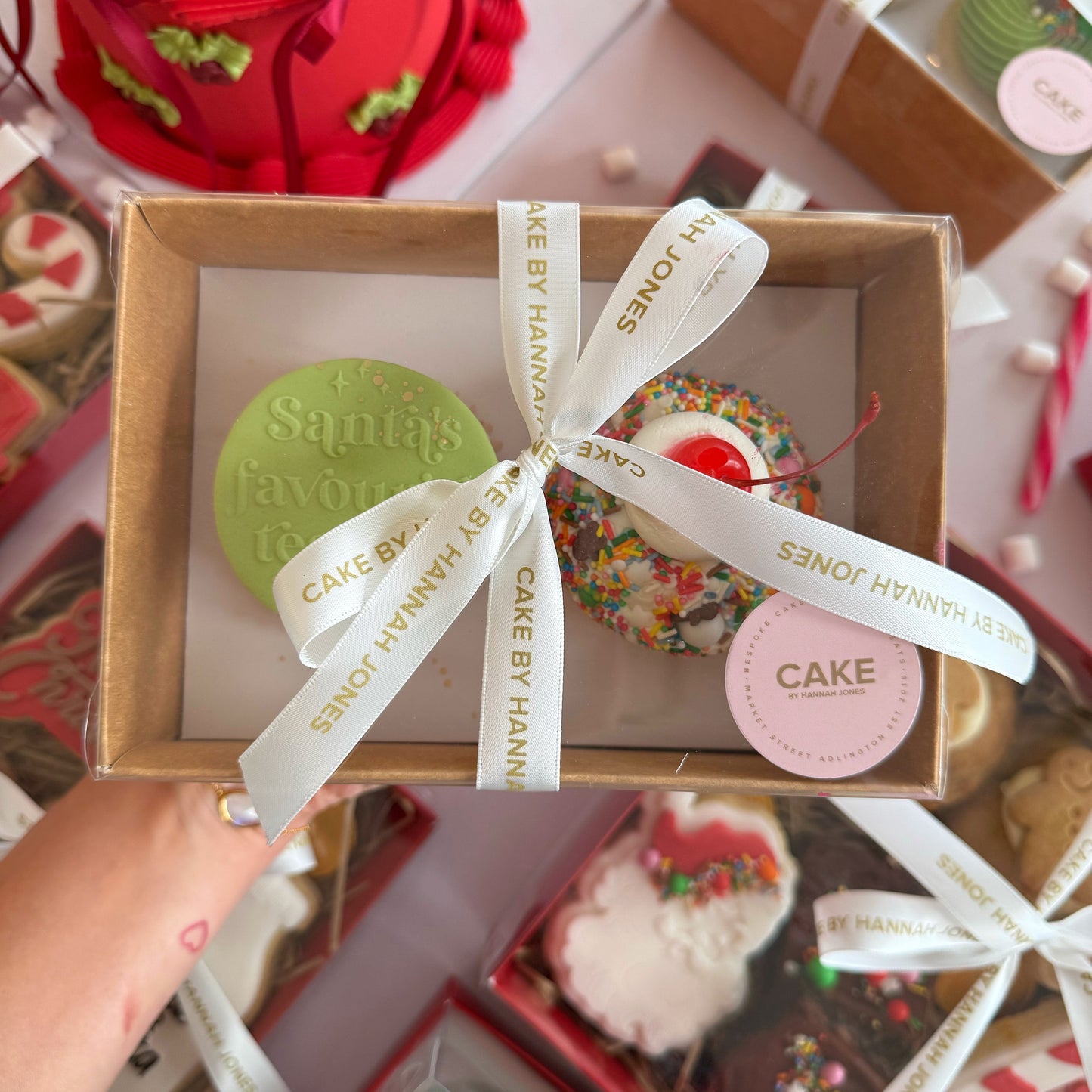 Teacher Cupcake Duo | CAKE Christmas