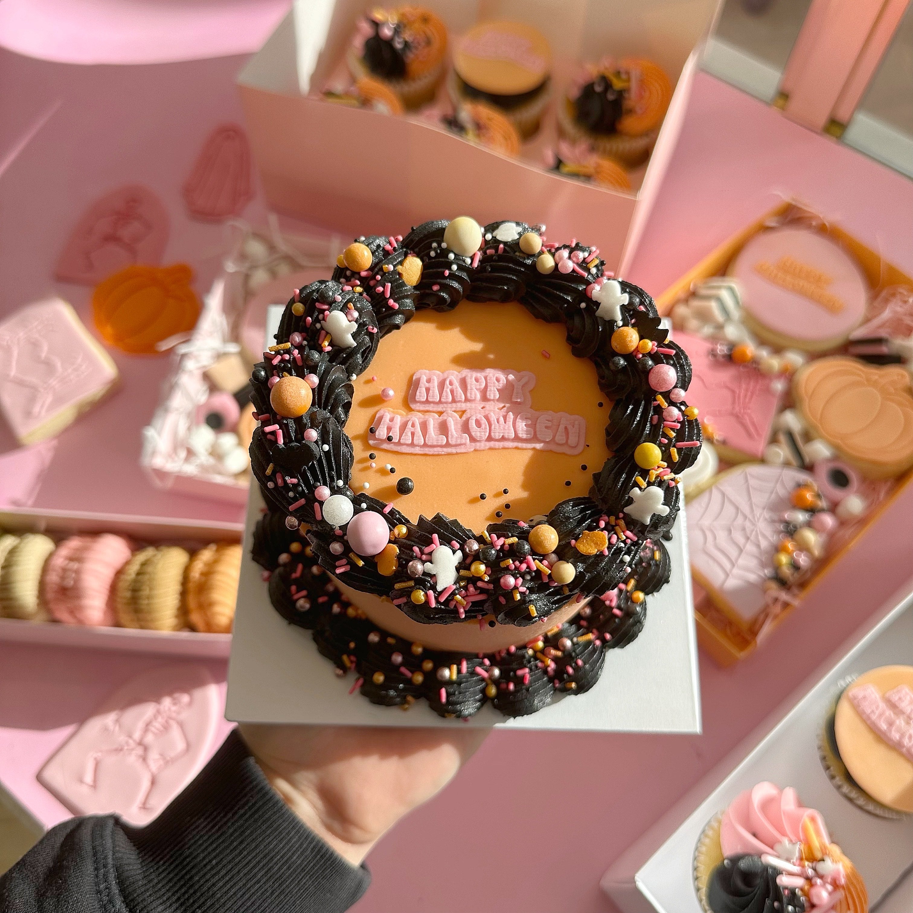 Click & Collect - Halloween – Cake by Hannah Jones Limited