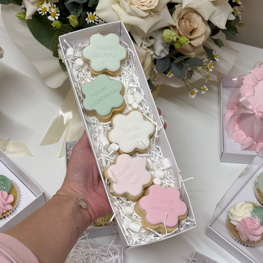 My Flower Gift Box | Mothers Day at CAKE