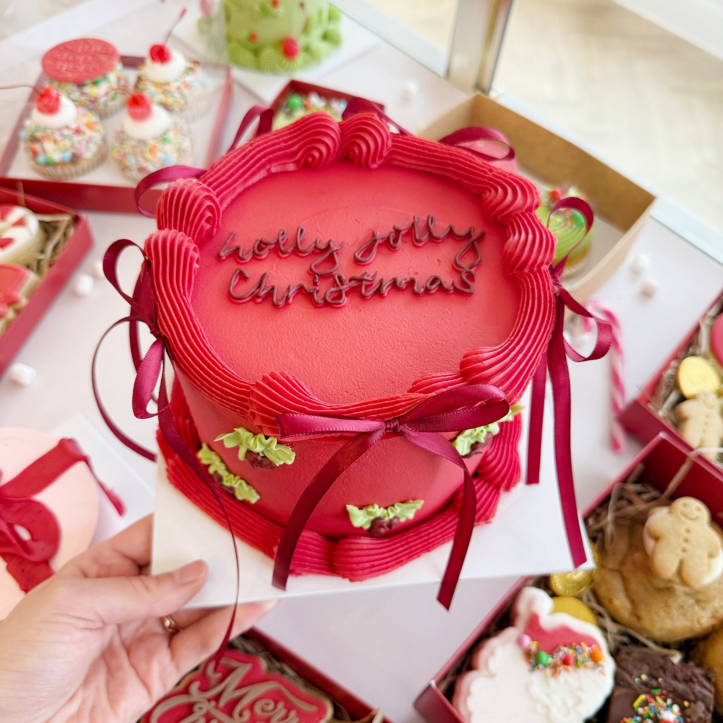 Holly Jolly Deluxe Large Cake | CAKE Christmas