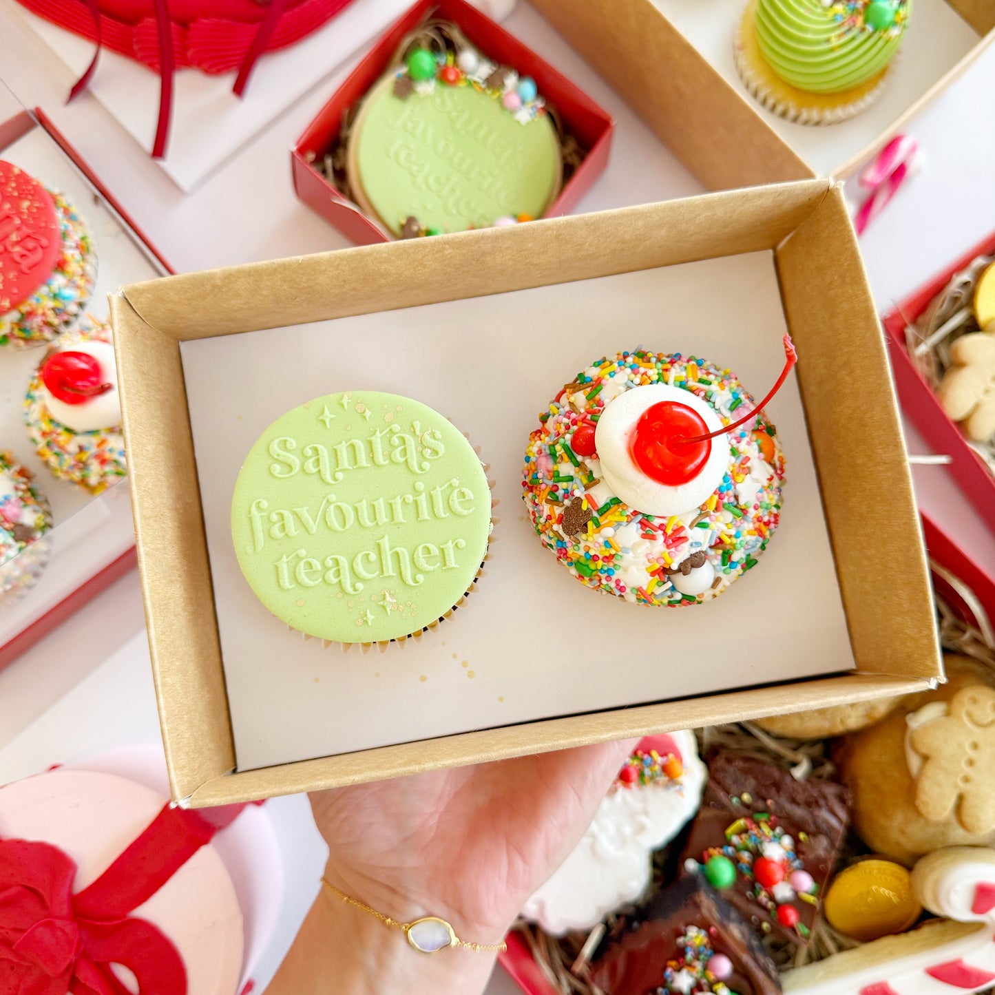 Teacher Cupcake Duo | CAKE Christmas