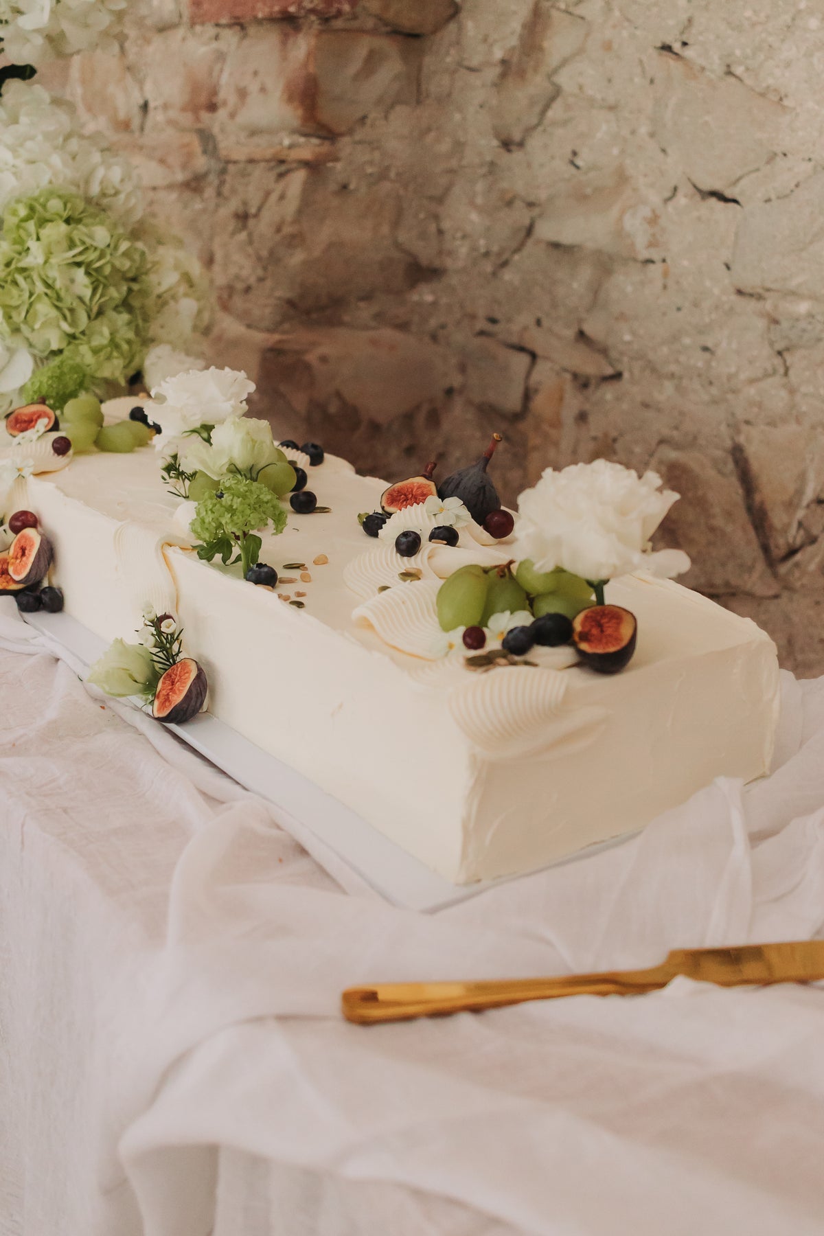 Cake by Hannah Jones